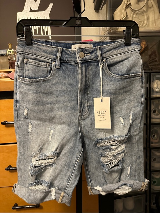 Risen Los Angeles Pants - Risen Women's Distressed Bermuda Light Blue Denim Shorts